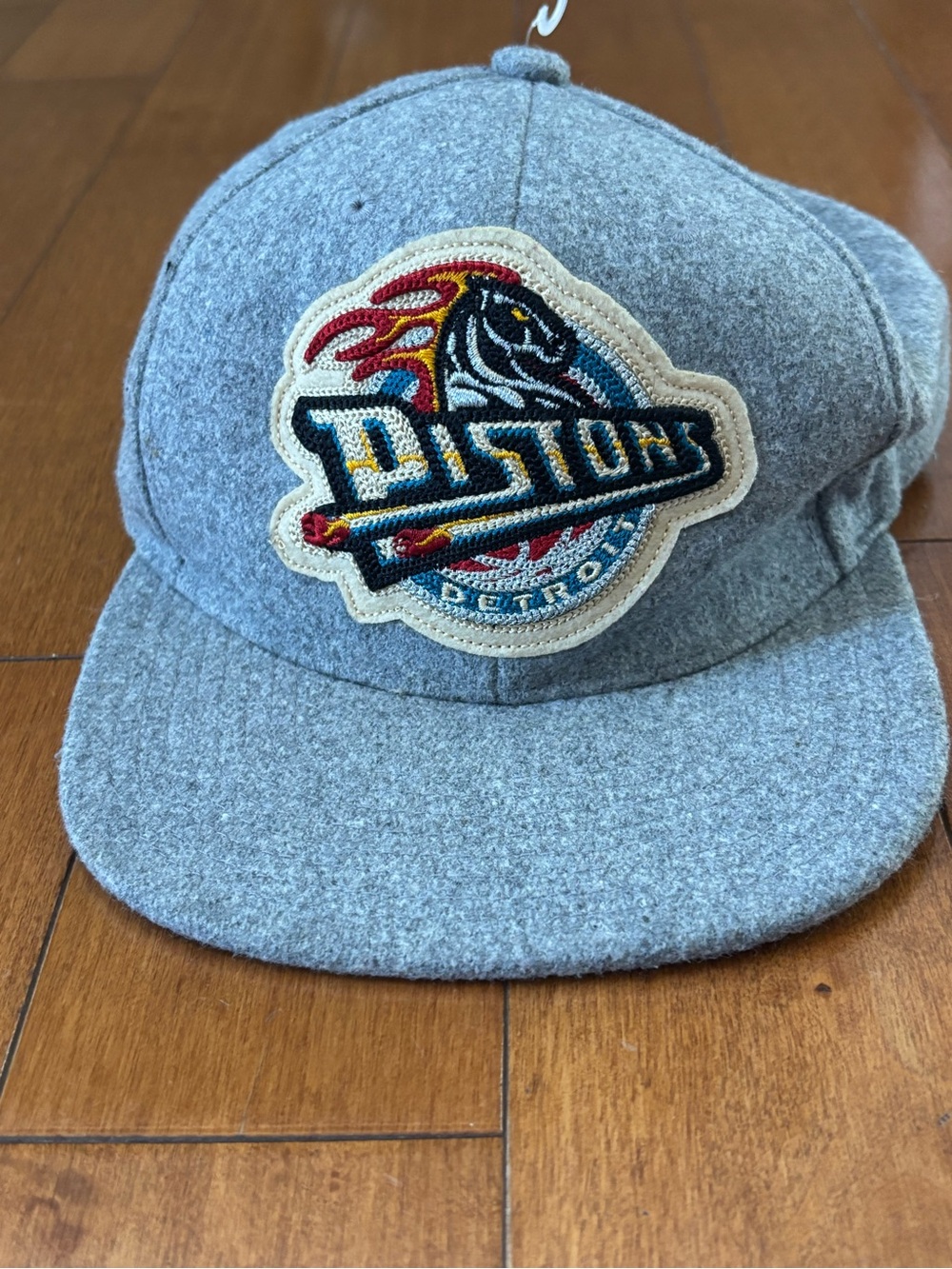 Detroit Pistons Mitchell & Ness Grey Wool-Look Patch Cap Harwood Classic